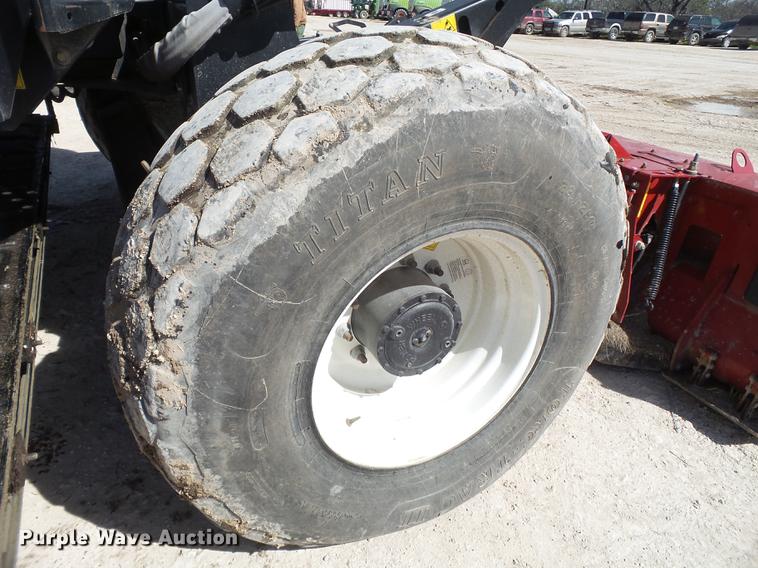 image for item FF9765 2016 MacDon M205 windrower