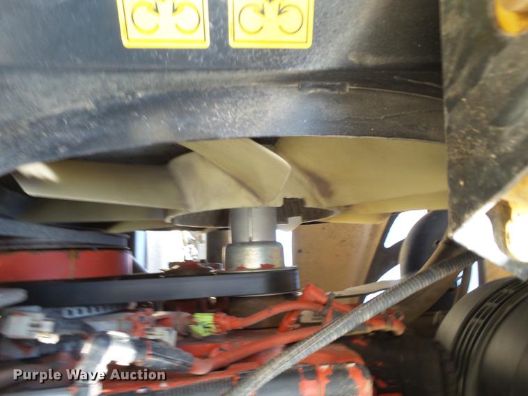 image for item FF9765 2016 MacDon M205 windrower