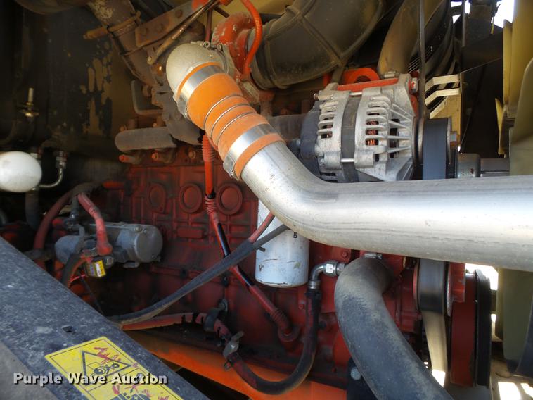 image for item FF9765 2016 MacDon M205 windrower