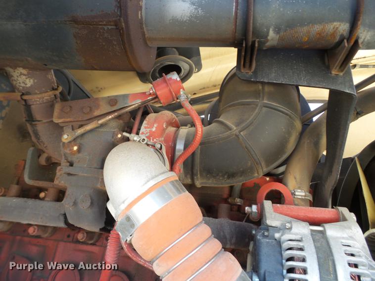 image for item FF9765 2016 MacDon M205 windrower