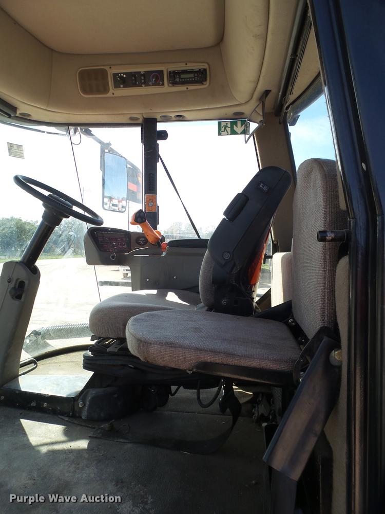 image for item FF9765 2016 MacDon M205 windrower