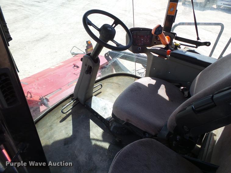 image for item FF9765 2016 MacDon M205 windrower