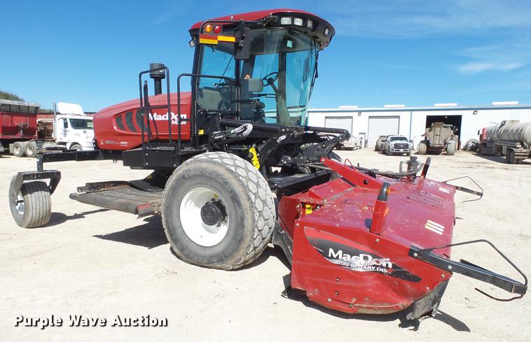 image for item FF9766 2016 MacDon M205 windrower
