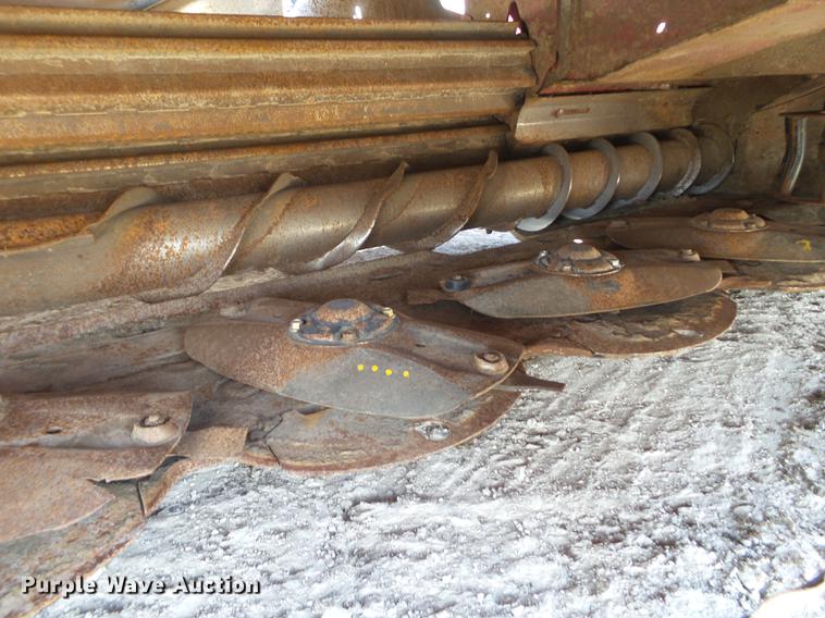 image for item FF9766 2016 MacDon M205 windrower