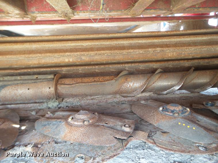 image for item FF9766 2016 MacDon M205 windrower