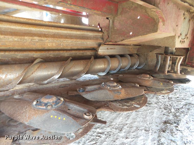 image for item FF9766 2016 MacDon M205 windrower