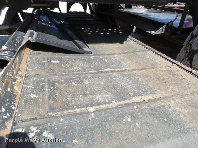 image for item FF9766 2016 MacDon M205 windrower