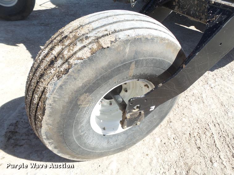 image for item FF9766 2016 MacDon M205 windrower