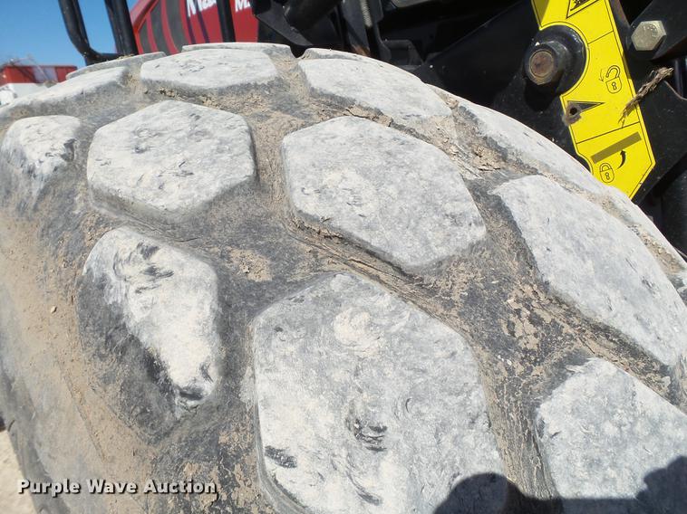 image for item FF9766 2016 MacDon M205 windrower