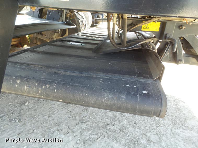 image for item FF9766 2016 MacDon M205 windrower