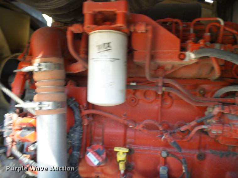 image for item FF9766 2016 MacDon M205 windrower