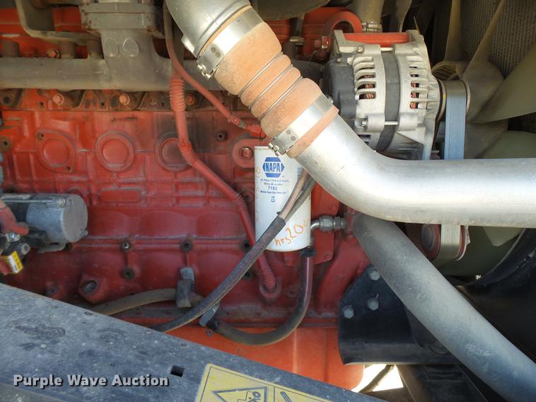 image for item FF9766 2016 MacDon M205 windrower