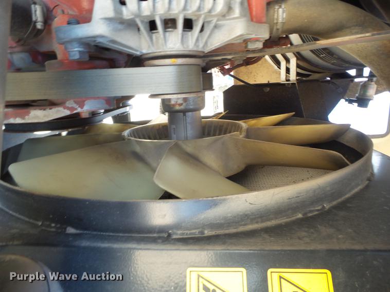 image for item FF9766 2016 MacDon M205 windrower