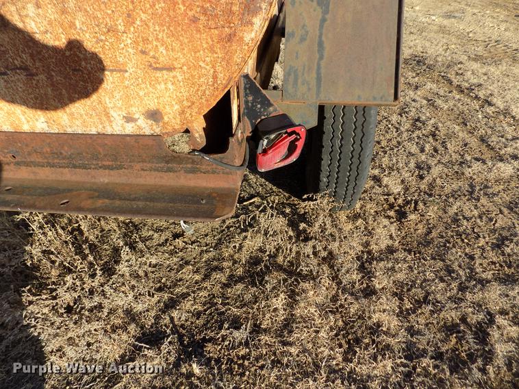 image for item FH9075 Fuel tank trailer