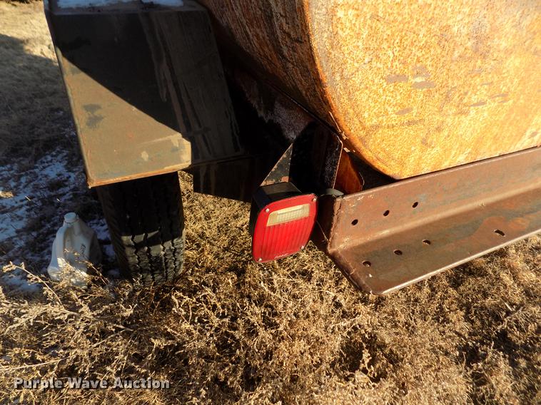 image for item FH9075 Fuel tank trailer