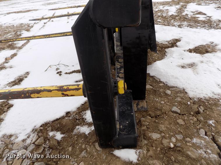 image for item FH9088 2018 MDS bale spear