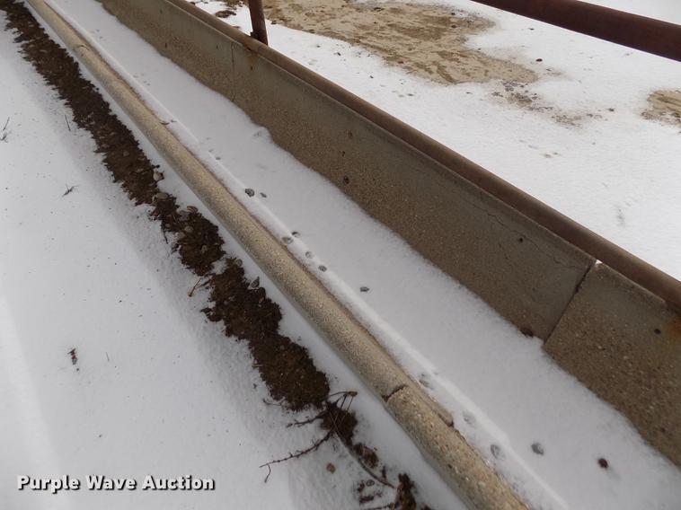 image for item FH9091 (13) concrete feed bunks