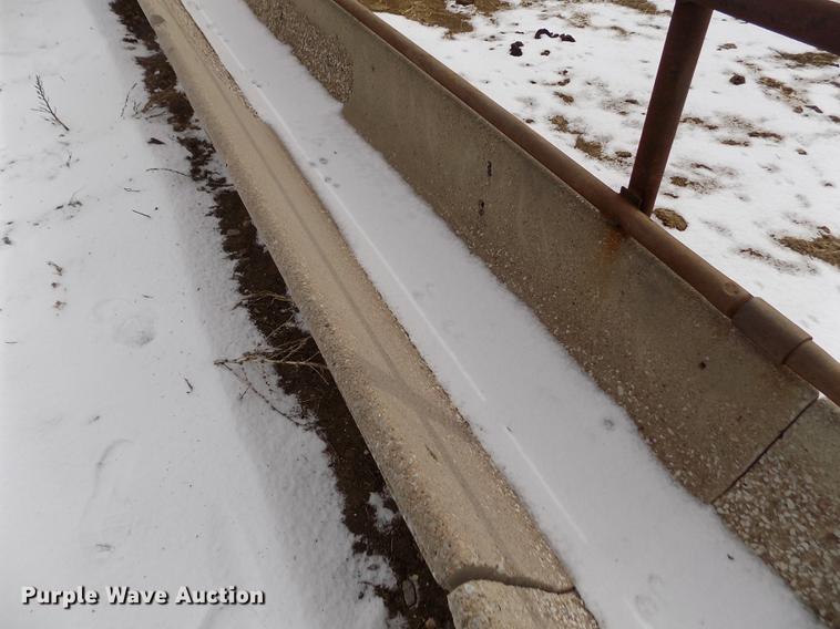 image for item FH9091 (13) concrete feed bunks