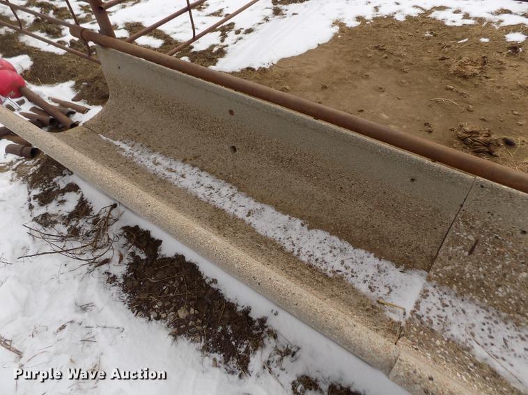 image for item FH9091 (13) concrete feed bunks