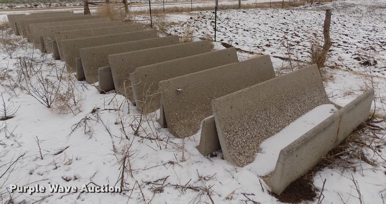 image for item FH9096 (13) concrete feed bunks