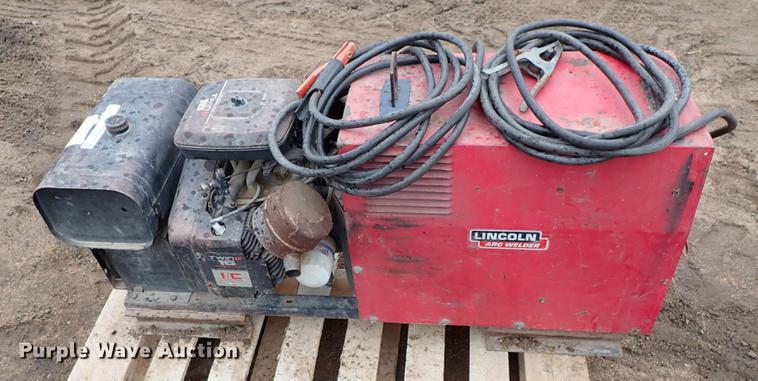 image for item FL9621 Lincoln Weldanpower 225 G7 welder/generator