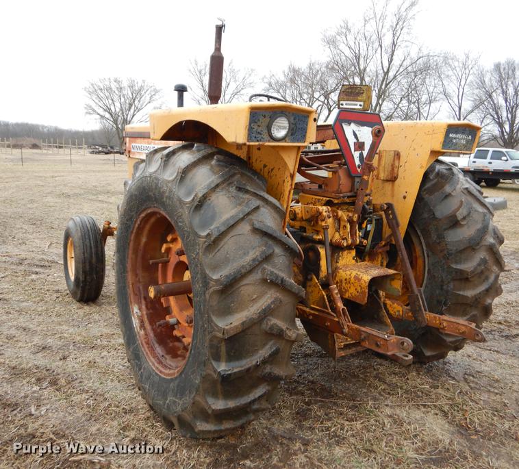 image for item FQ9619 Minneapolis Moline M670 tractor