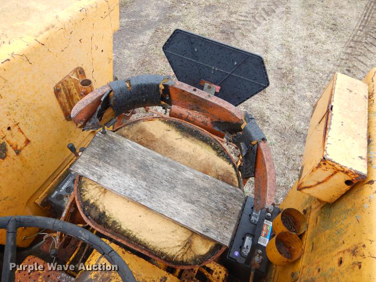 image for item FQ9619 Minneapolis Moline M670 tractor