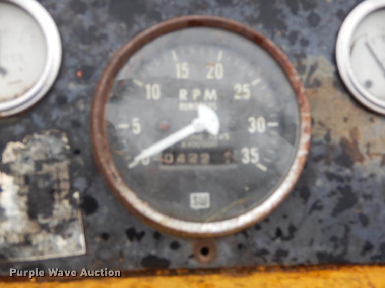 image for item FQ9619 Minneapolis Moline M670 tractor