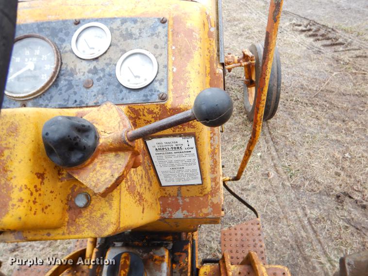 image for item FQ9619 Minneapolis Moline M670 tractor
