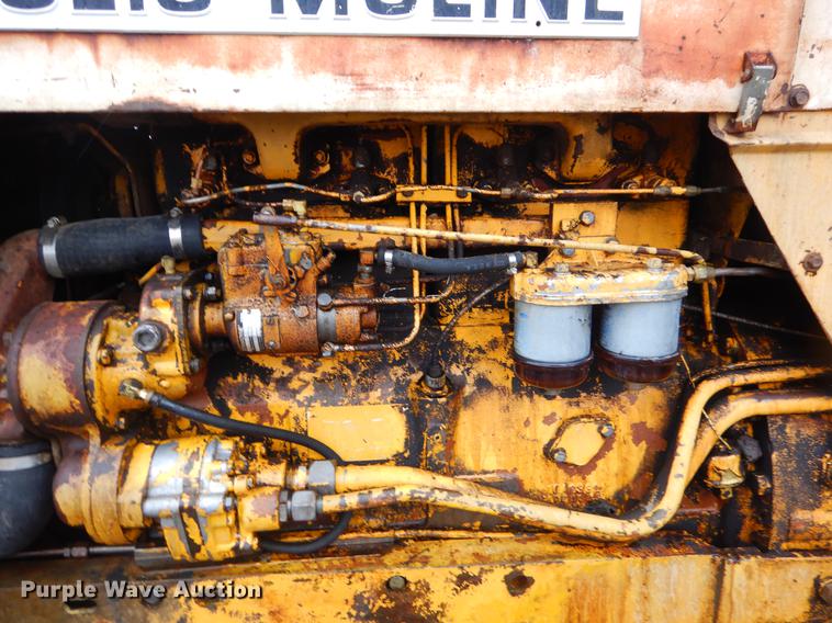 image for item FQ9619 Minneapolis Moline M670 tractor