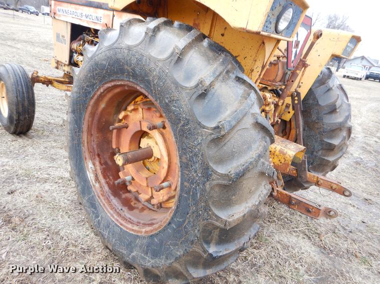 image for item FQ9619 Minneapolis Moline M670 tractor