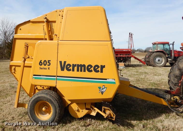 image for item FQ9665 1993 Vermeer 605K round baler
