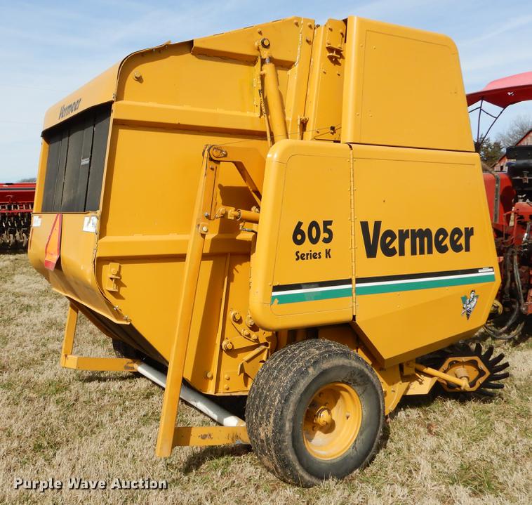 image for item FQ9665 1993 Vermeer 605K round baler