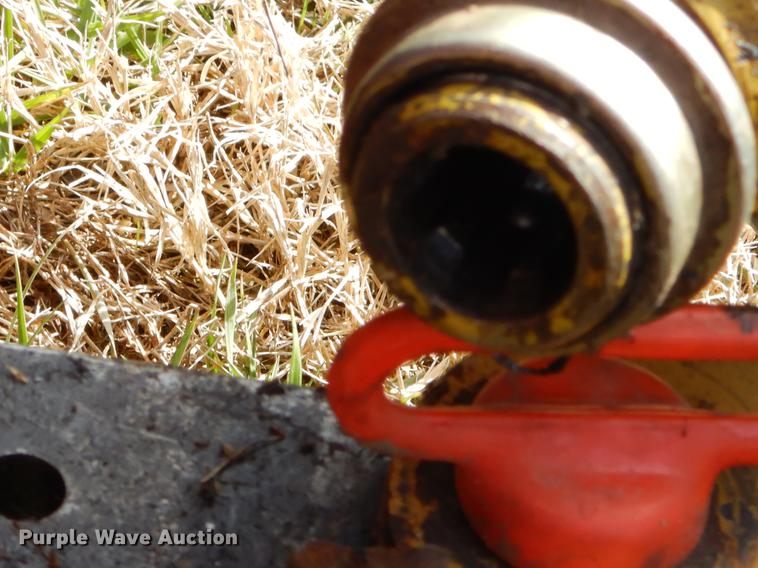 image for item FQ9665 1993 Vermeer 605K round baler