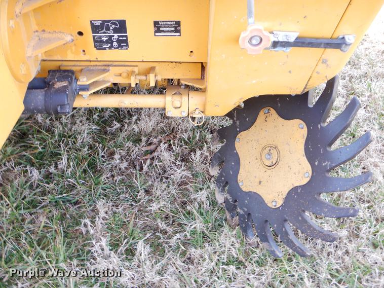 image for item FQ9665 1993 Vermeer 605K round baler