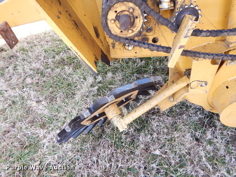 image for item FQ9665 1993 Vermeer 605K round baler