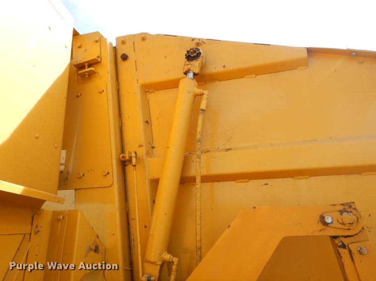 image for item FQ9665 1993 Vermeer 605K round baler