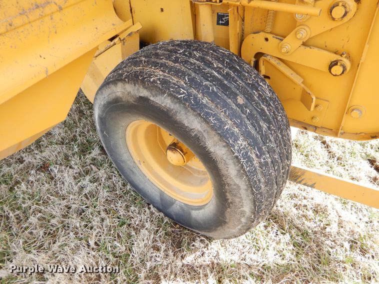 image for item FQ9665 1993 Vermeer 605K round baler