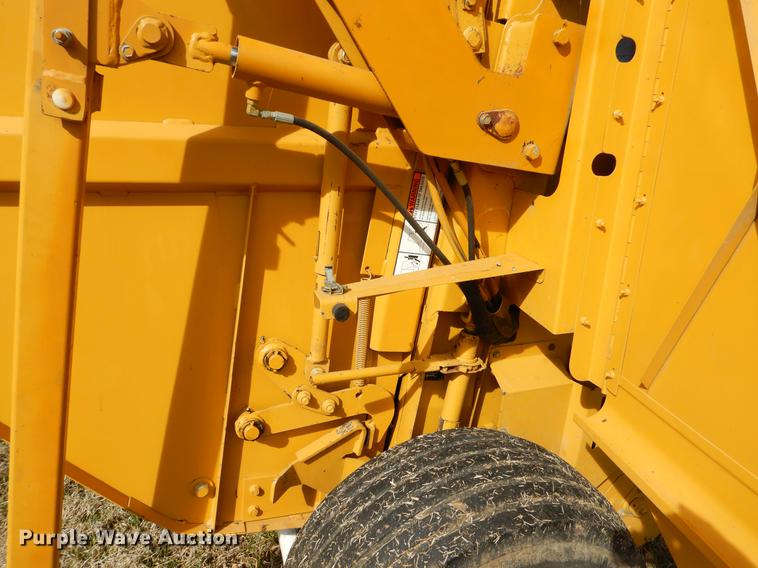 image for item FQ9665 1993 Vermeer 605K round baler