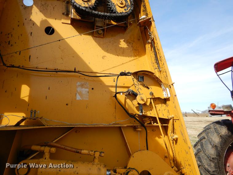 image for item FQ9665 1993 Vermeer 605K round baler