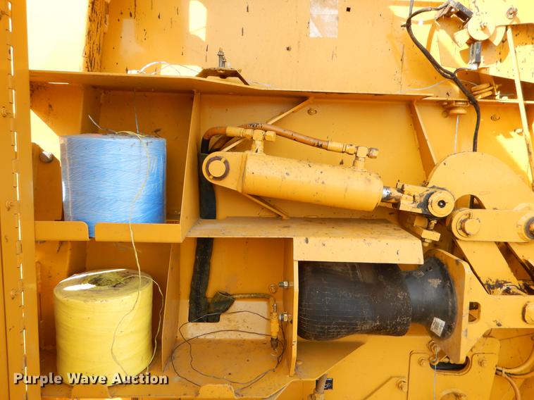 image for item FQ9665 1993 Vermeer 605K round baler