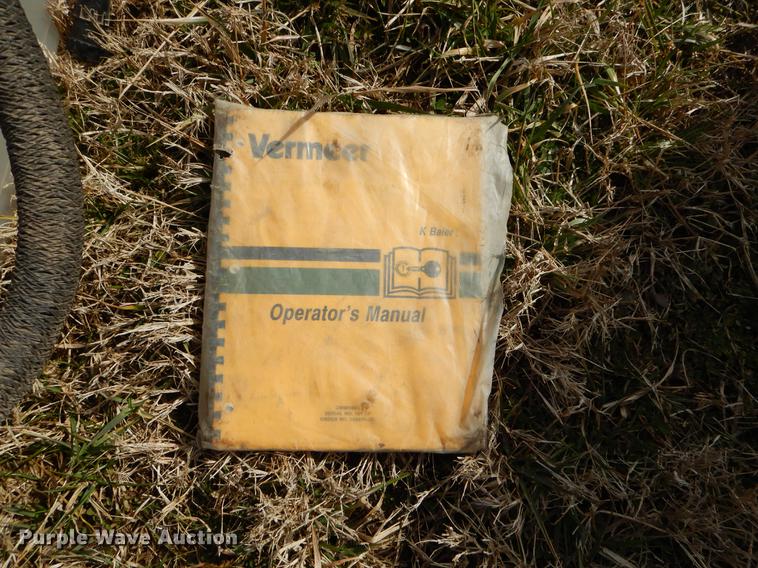 image for item FQ9665 1993 Vermeer 605K round baler