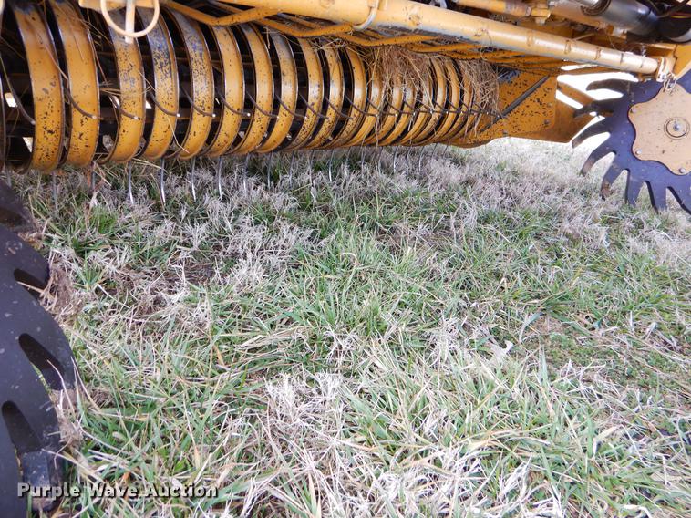 image for item FQ9665 1993 Vermeer 605K round baler