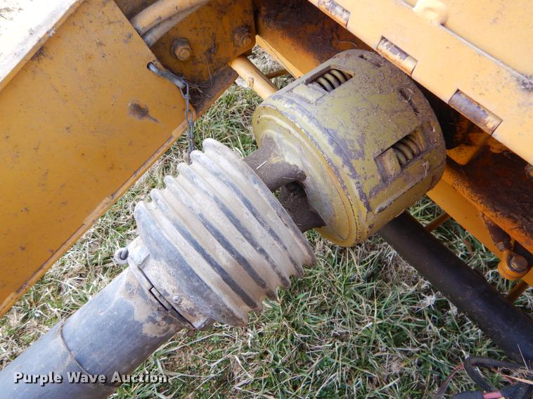 image for item FQ9665 1993 Vermeer 605K round baler