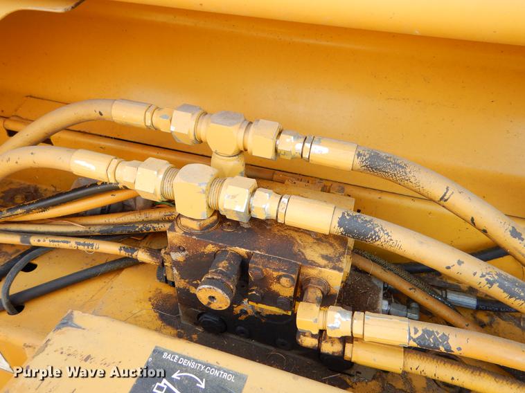 image for item FQ9665 1993 Vermeer 605K round baler