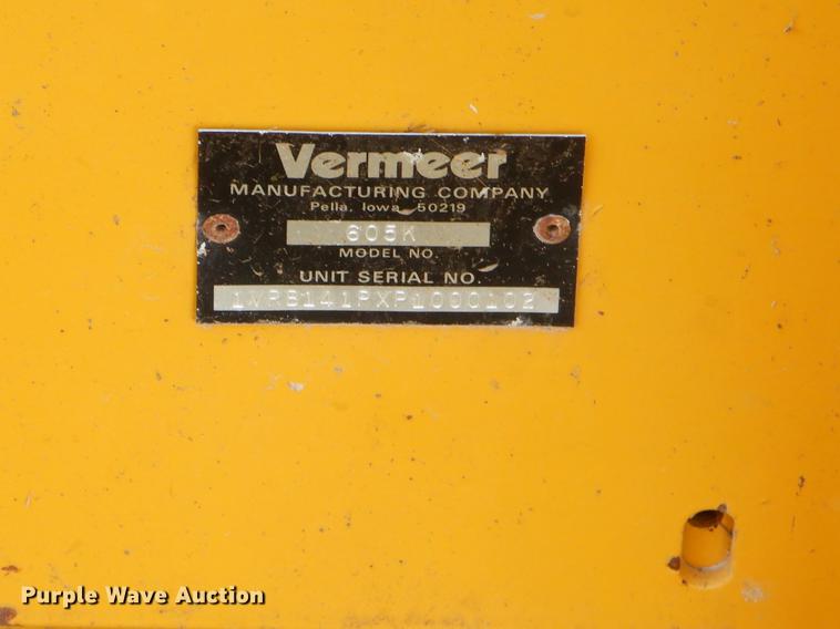 image for item FQ9665 1993 Vermeer 605K round baler