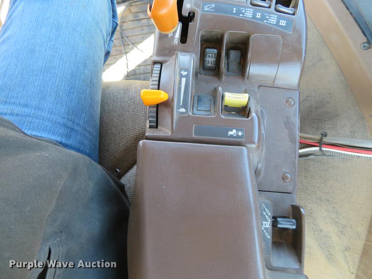 image for item DE8807 2007 John Deere 8430 MFWD tractor