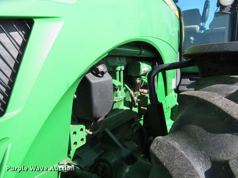 image for item DE8807 2007 John Deere 8430 MFWD tractor