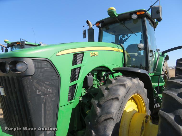 image for item DE8807 2007 John Deere 8430 MFWD tractor
