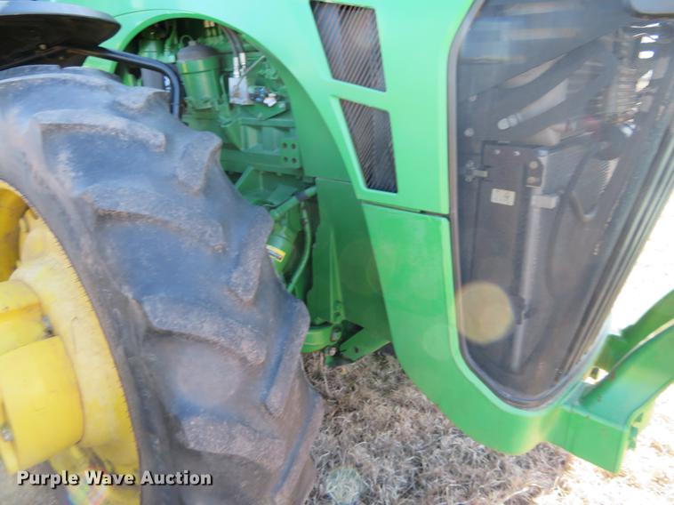 image for item DE8807 2007 John Deere 8430 MFWD tractor